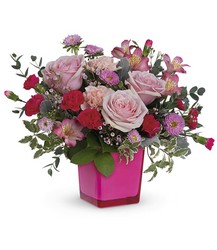 TEV66-7A Rosy Moment Bouquet 